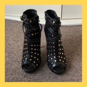 Women’s high heel sandals